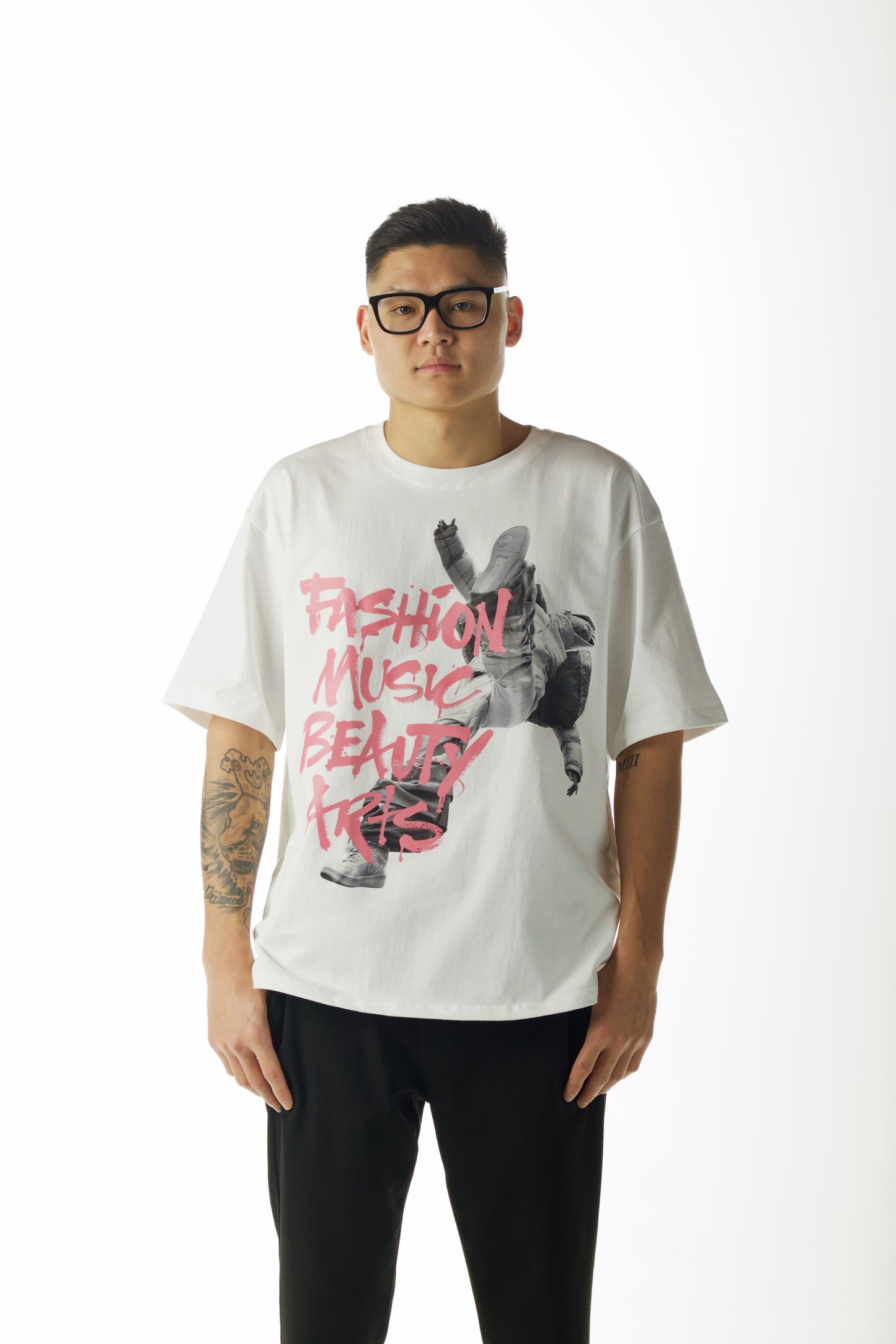 Hug me Tee